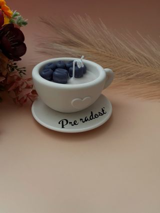 🕯️ Kávová sviečka s vôňou, ktorú si zamilujete ☕💛 Ručne odliata do jesmonitu s personalizovaným textom, ktorý dotvára...