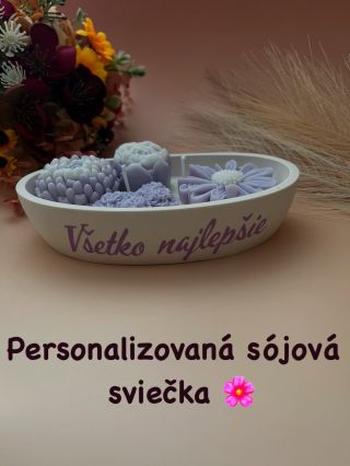 ✨ Personalizovaná kvetinová sviečka v originálnej jesmonite miske ✨ ⁠ 🕯️Každá sviečka je jedinečný kúsok – ručne odlievaná...